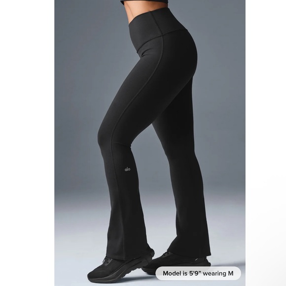 ALO Yoga Airbrush High-Waist Bootcut Legging - Picture 3 of 14